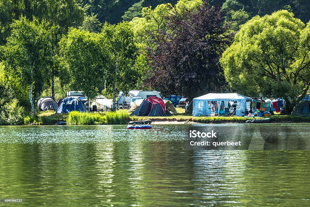 Campingplatz in der Nähe von Wasser - Lizenzfrei Niederlande Stock-Foto