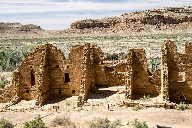 istock Kin Kletso Pueblo at Chaco Canyon 499204783