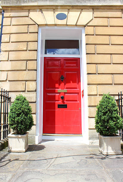 istock Image of red front door on Georgian house, Bath stone 499210217