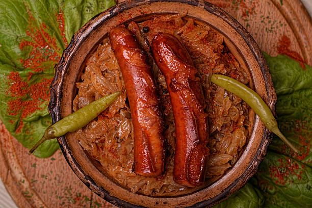 repollo podvarak-compotas con salchichas - bigos fotografías e imágenes de stock