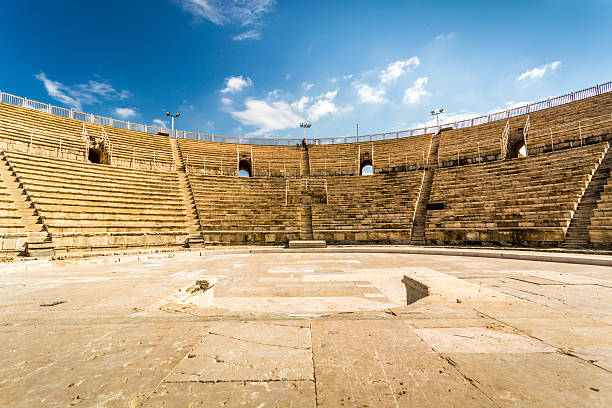 anfiteatro en cesarea national park, israel - cherchell fotografías e imágenes de stock