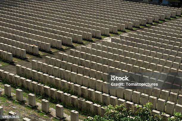 Ultimo Hakka Cimitero A Singapore - Fotografie stock e altre immagini di Ambientazione esterna - Ambientazione esterna, Cimitero, Composizione orizzontale