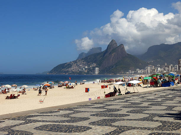 calçadão de ipanema, rio de janeiro - ipanema district stock-fotos und bilder