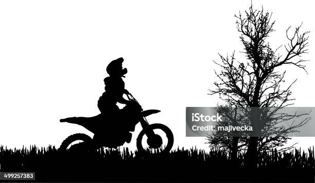 Vektorsilhouette Eines Mannes Auf Einem Motorrad Stock Vektor Art und mehr Bilder von Aktivitäten und Sport - Aktivitäten und Sport, Bahngleis, Baum