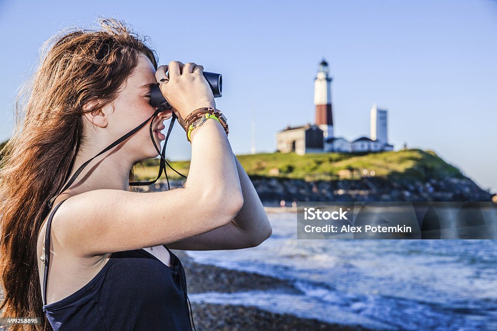 십대 여자아이 알바니와 해양수, 쌍안경 - 로열티 프리 뉴욕 주 스톡 사진