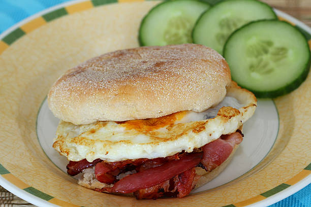 istock English muffin with fried egg and bacon 499262969
