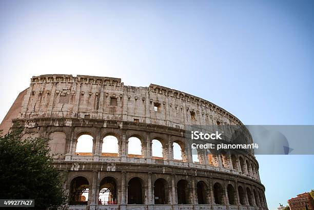 Coliseu Em Roma Itália - Fotografias de stock e mais imagens de Anfiteatro - Anfiteatro, Ao Ar Livre, Arquitetura