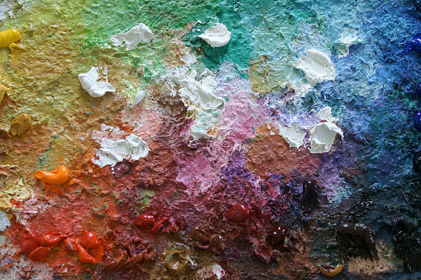 istock Painting with oil paint 499279627
