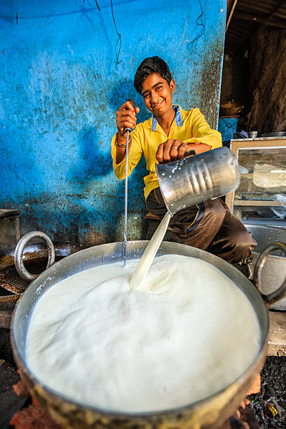 인도어 신작로가 가게상 음식 준비, 자이푸르, 인도 - dairy product 이미지 뉴스 사진 이미지