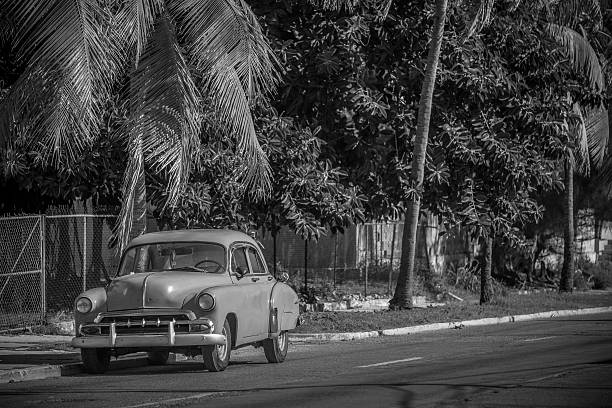 istock Vintage car in Miramar 499289750