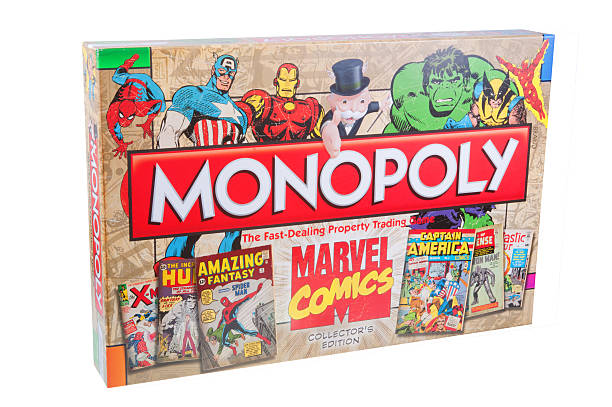 marvel cómics de los monopolios - brand name game fotografías e imágenes de stock