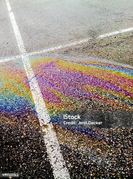 Photo libre de droit de Arcenciel Sur Le Béton banque d'images et plus d'images libres de droit de Béton - Béton, Marée noire, Parking