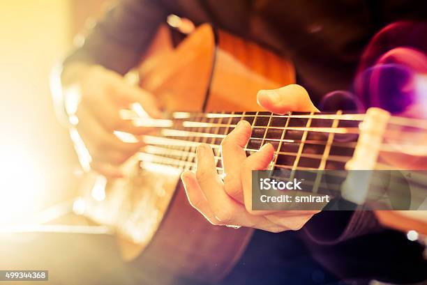 Acoustic Gitarre Stockfoto und mehr Bilder von Gitarre - Gitarre, Gitarrist, Kind