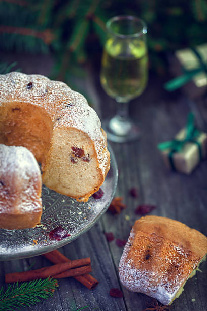 istock Christmas cake with Christmas decoration 499365334