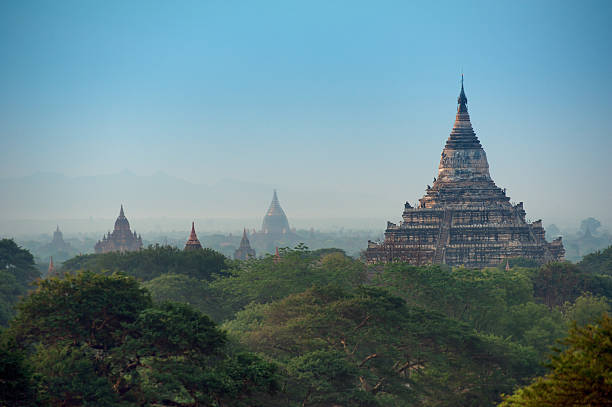 istock wat shwesandaw bagan,myanmar 499377977