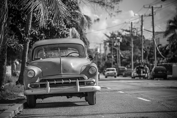 istock Vintage car in Miramar 499395410