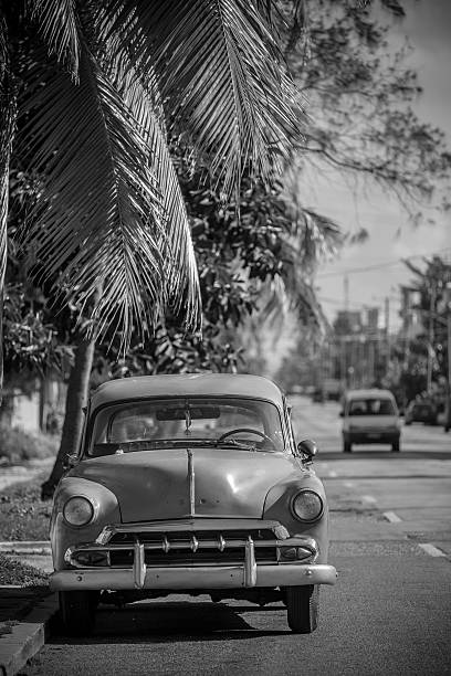 istock Vintage car in Miramar 499395592