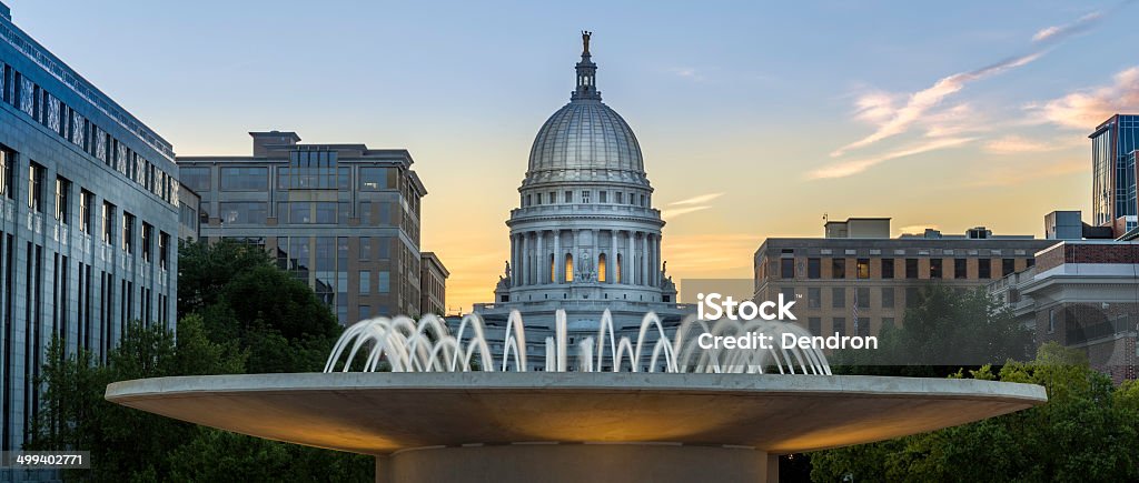 Capital in der Dämmerung - Lizenzfrei Wisconsin Stock-Foto