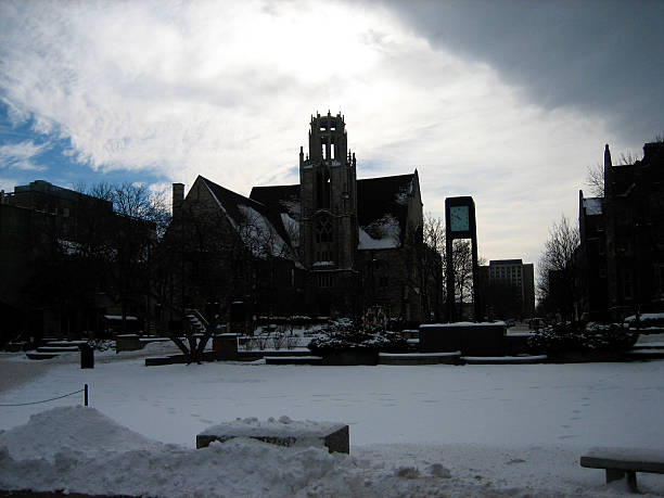 invierno de madison de la universidad de wisconsin - universidad de wisconsin madison fotografías e imágenes de stock