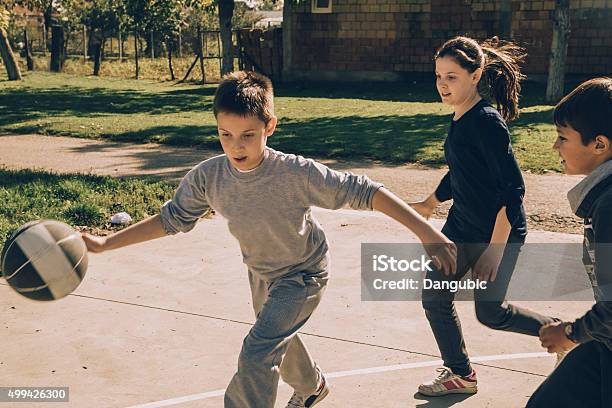 Basketball Stockfoto und mehr Bilder von Basketball - Basketball, Kind, Basketball-Spielball