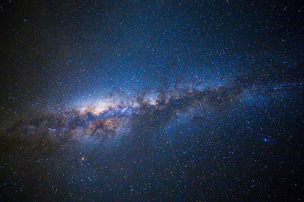 la vía láctea - star trail galaxy pattern star fotografías e imágenes de stock
