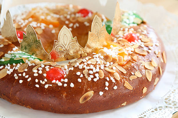 "Roscon de reyes" , Epiphany pastry roll "Roscon de reyes" , Spanish typical dessert of Epiphany january in spanish stock pictures, royalty-free photos & images
