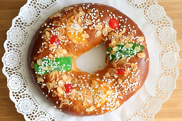 "Roscon de reyes" , Epiphany pastry roll "Roscon de reyes" , Spanish typical dessert of Epiphany candied fruit stock pictures, royalty-free photos & images