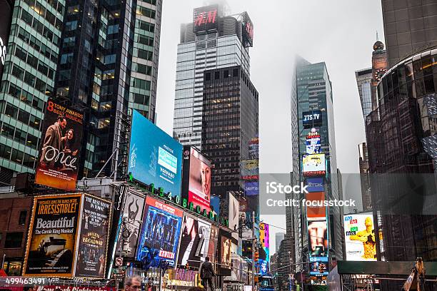 Times Square Tabellone Degli Edifici - Fotografie stock e altre immagini di Ambientazione esterna - Ambientazione esterna, Attrezzatura per illuminazione, Broadway - Manhattan