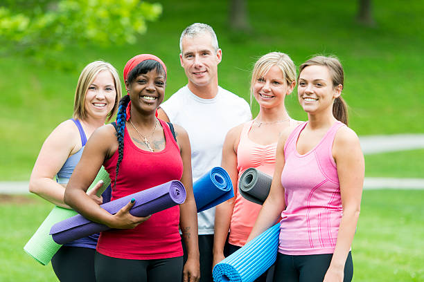 istock Outdoor yoga 499465457