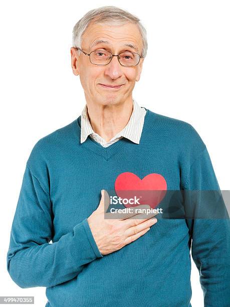 Gesundes Herz Senior Stockfoto und mehr Bilder von Hand aufs Herz - Hand aufs Herz, Senioren - Männer, Freisteller – Neutraler Hintergrund