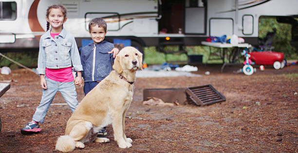 rv kempingowe podróży - class a motorhome zdjęcia i obrazy z banku zdjęć