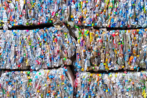 plástico descarte - landfill fotografías e imágenes de stock