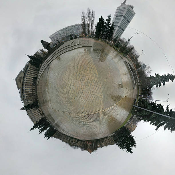 istock spherical Panorama of square in Kiev 499519733