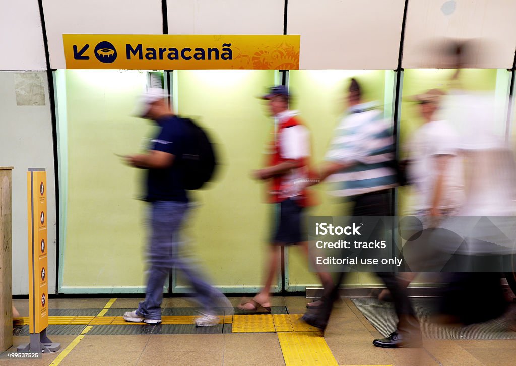 Coppa del mondo 2014: Andare al Maracana - Foto stock royalty-free di Metropolitana
