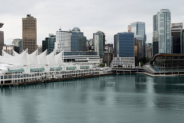 Vancouver City, Canada View of the harbour of Vancouver City, Canada vancouver at night stock pictures, royalty-free photos & images