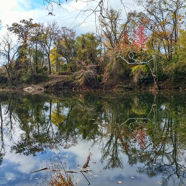 istock Belle Isle Quarry Pond Colorful Fall Reflection, Richmond, Virginia 499542794