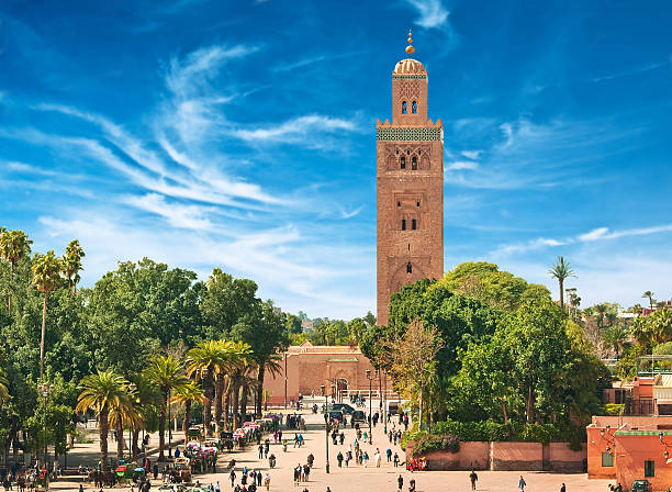 plaza principal de marrakesh - marrakech fotografías e imágenes de stock