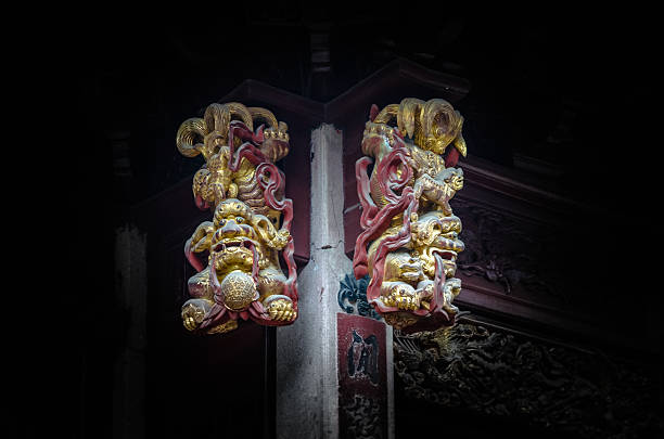 istock Fragment of Chineese architecture 499565433