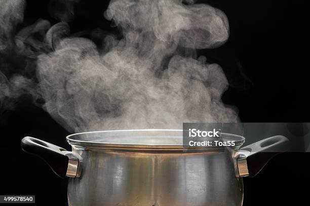 https://media.istockphoto.com/id/499578540/photo/steam-over-cooking-pot.jpg?s=612x612&w=is&k=20&c=uOgAHlyo4sdfZknE5QNzAf98gQ4o8TBpnNpgxdVf4bs=