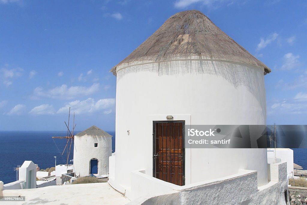 Old Moinhos em Santorini - Royalty-free Aldeia Foto de stock