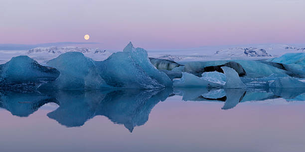 istock Jokulsarlon Lagoon in Iceland 499580794
