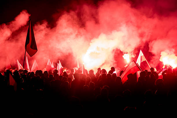 国家独立記念日 2014 年の narodowe święto niepodleg ł o ś ci 2014 年 - right wing ストックフォトと画像