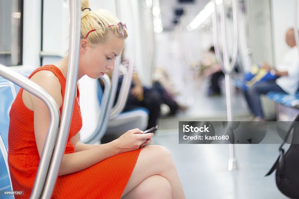 Lady mit der U-Bahn. - Lizenzfrei Arbeiten Stock-Foto