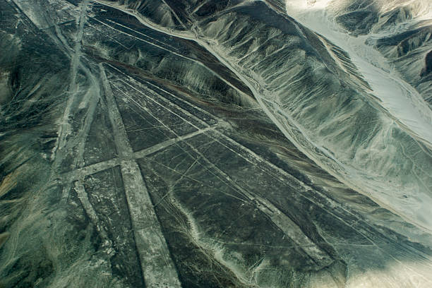 lot nad rysunki z nazca - floating of ice zdjęcia i obrazy z banku zdjęć