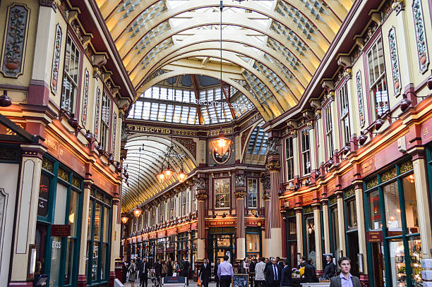 harry potter diagon alley-leadenhall markt in london, gb - harry potter kunstwerkname stock-fotos und bilder