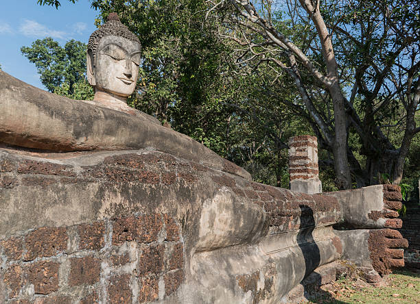 istock Impressive Buddha Statue at Kamphaeng Phet Historical Park, Thailand 499627948