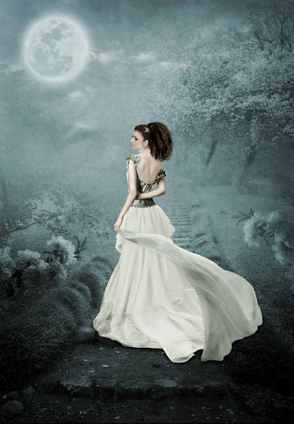 istock The girl and the moon 499638861