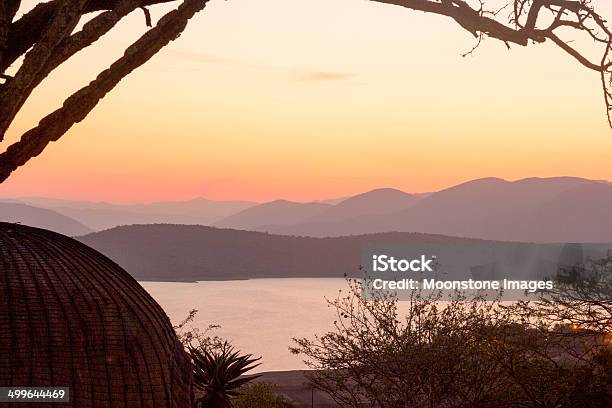 Foto de Phobane Lake Em Kwazulunatal África Do Sul e mais fotos de stock de Barragem - Barragem, Beleza natural - Natureza, Caldeirão - Água parada