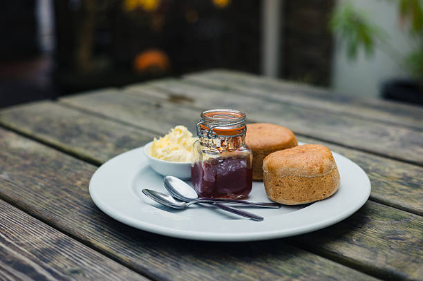 스콘, 잼, 크림 - cornish cream tea 뉴스 사진 이미지