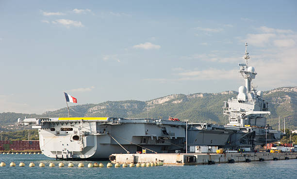 francés portaaviones charles de gaulle - charles de gaulle fotografías e imágenes de stock
